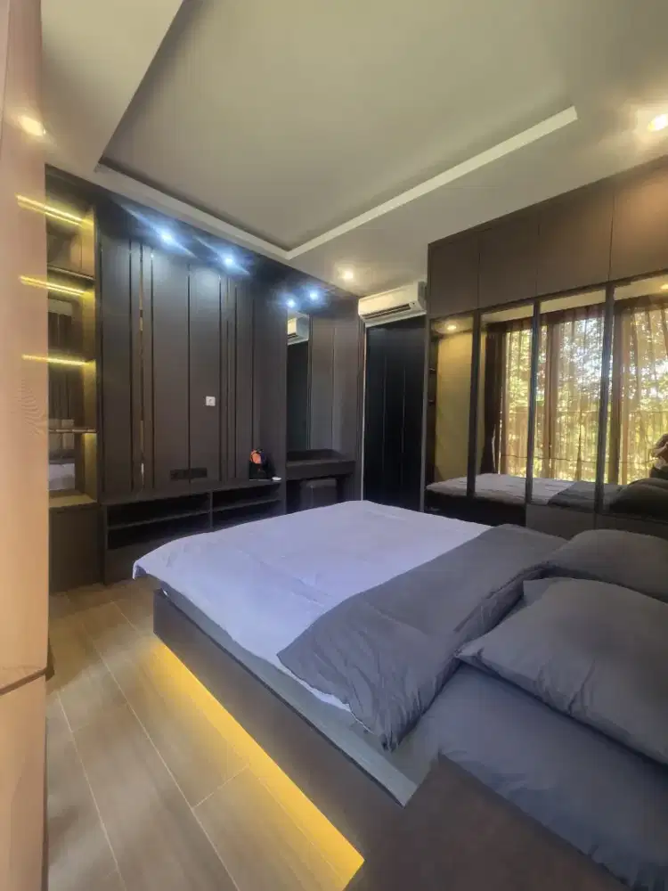 Rumah Mewah Full Furnished Di Hilago Bsb City