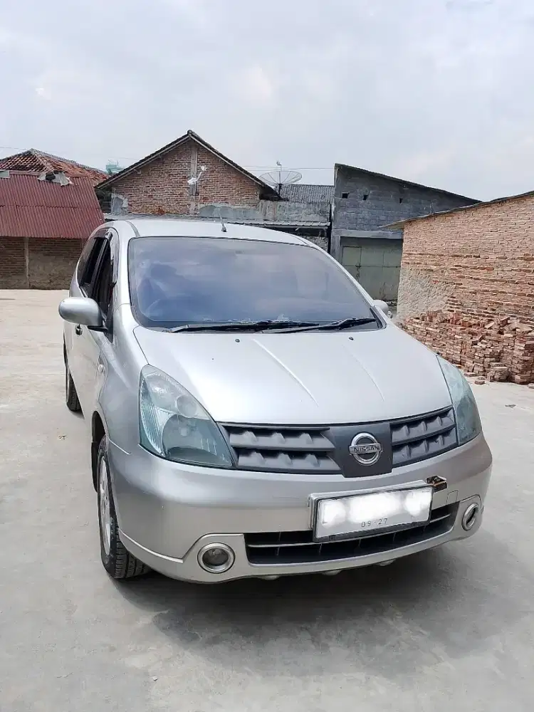 Nissan Grand Livina XV 1.5 Automatic/Siap Pakai jalan Jauh