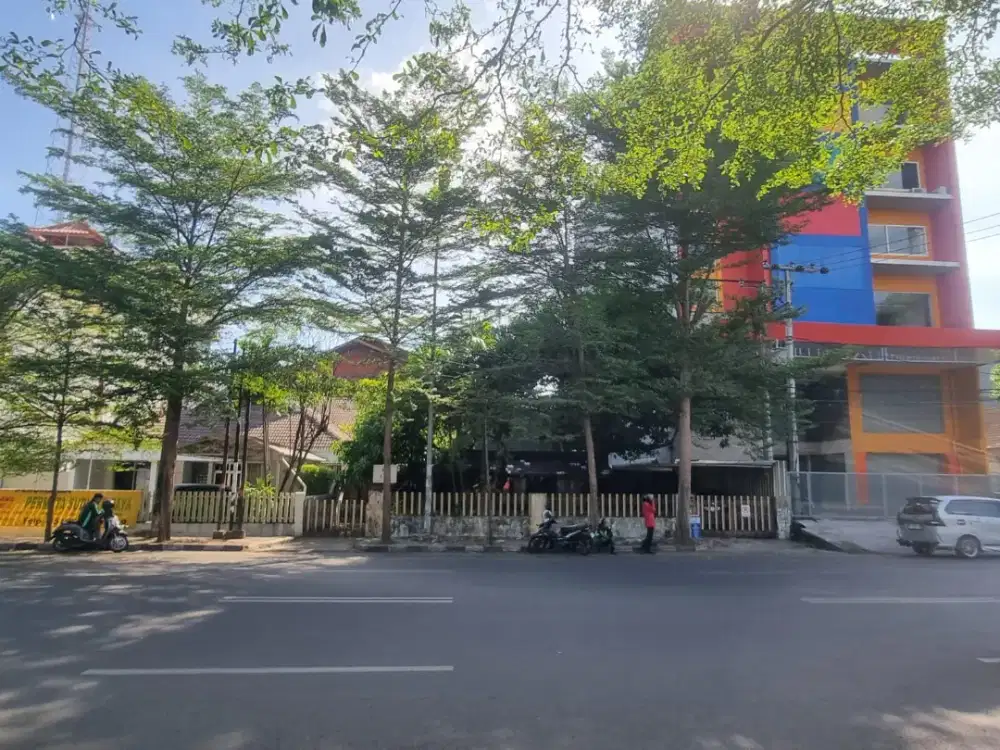 Disewakan Rumah Tua Jalan poros Ratulangi