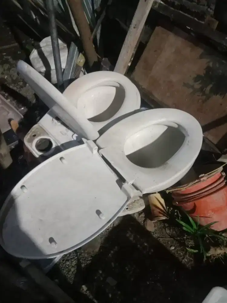 Menerima  keloset bekas segala merek