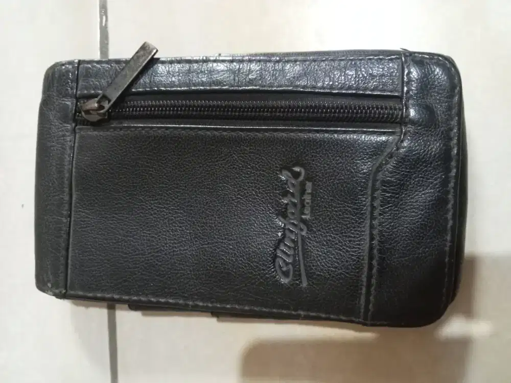 Jual cepat dompet pinggang hitam masih mulus