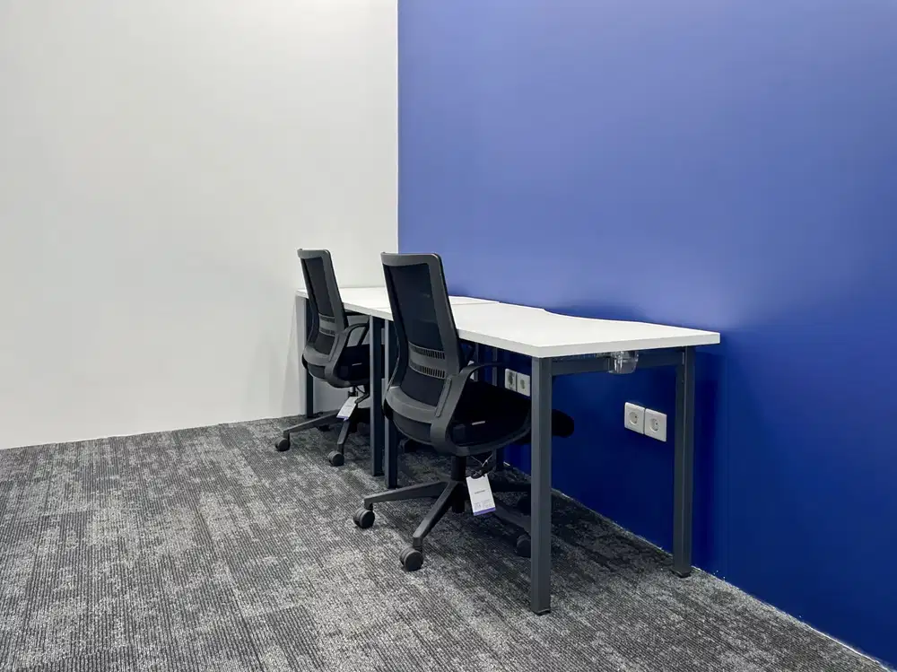 Ruang kantor terbuka dengan layanan lengkap untuk Anda dan tim di HQ Delft Apartment