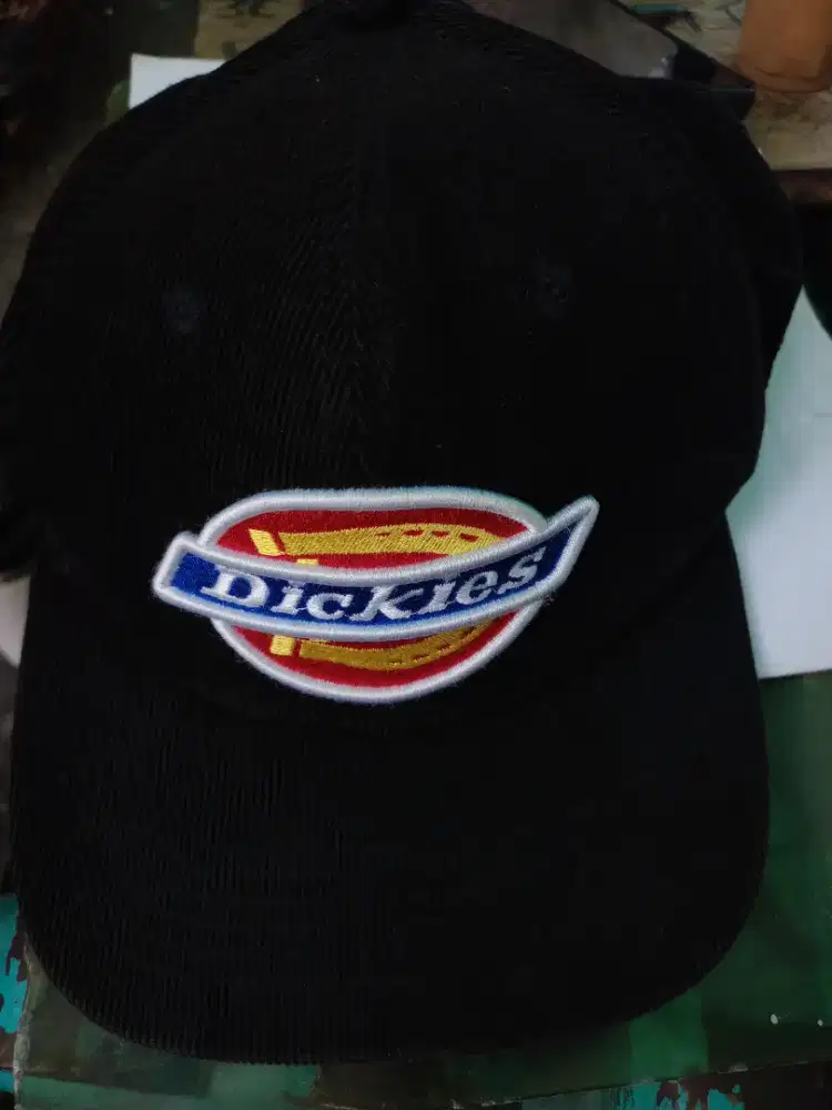 Topi Dickies Hitam Corduroy