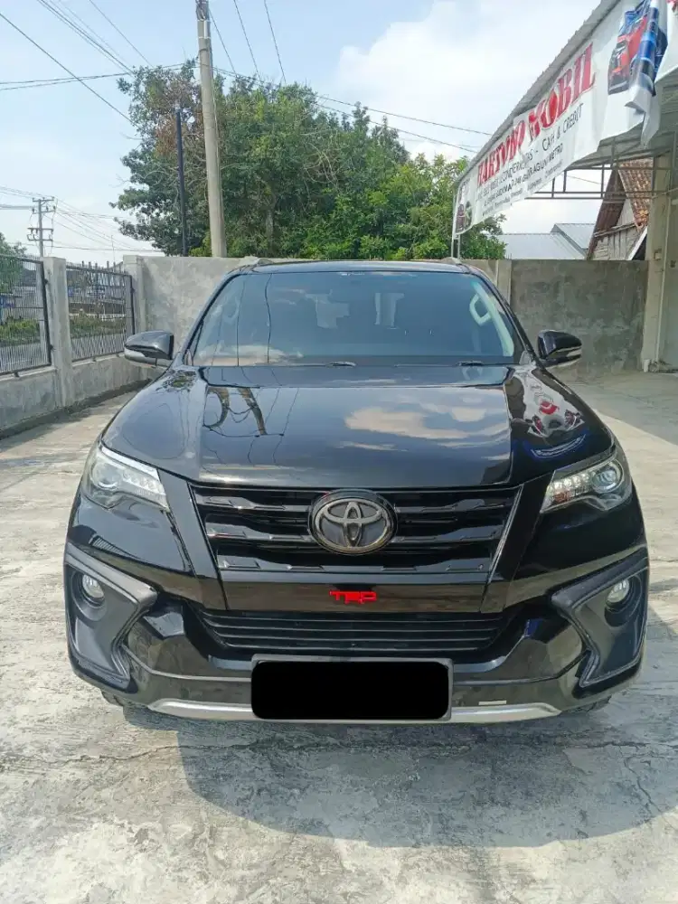 VRZ 2.4 4x2 TRD Diesel AT 2017