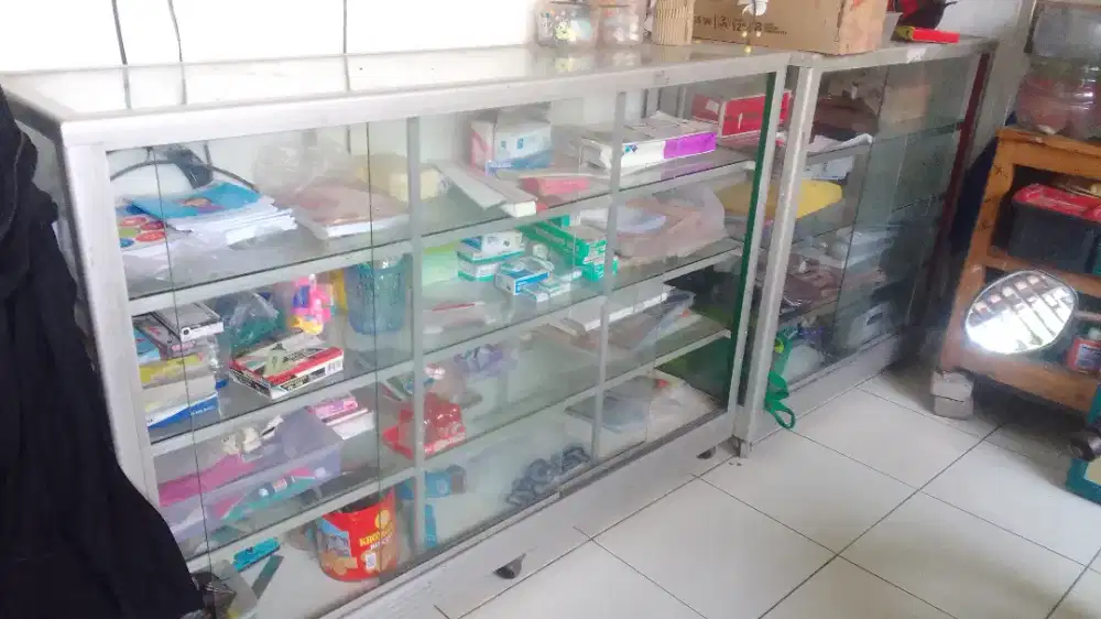 ETALASE  KACA EKS-ATK