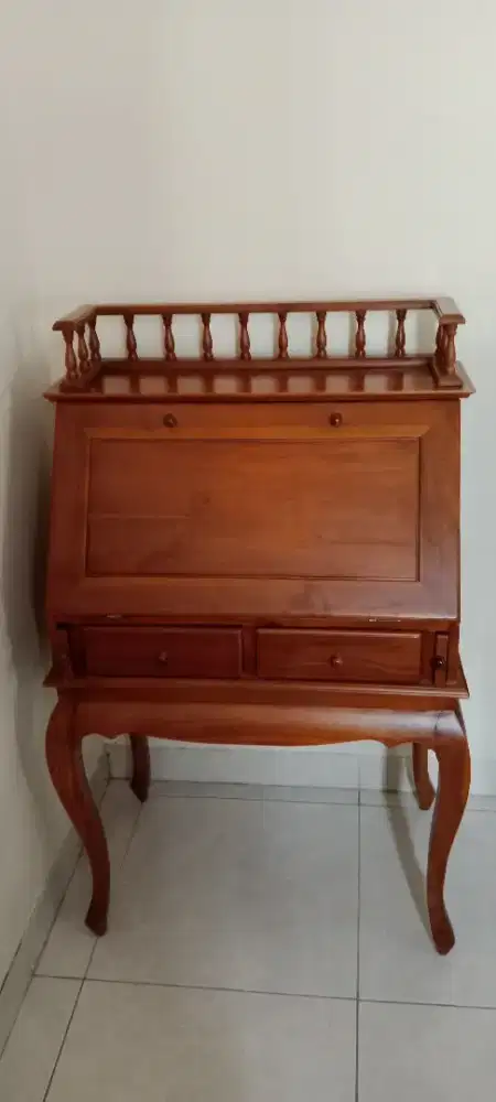 Meja belajar kayu jati