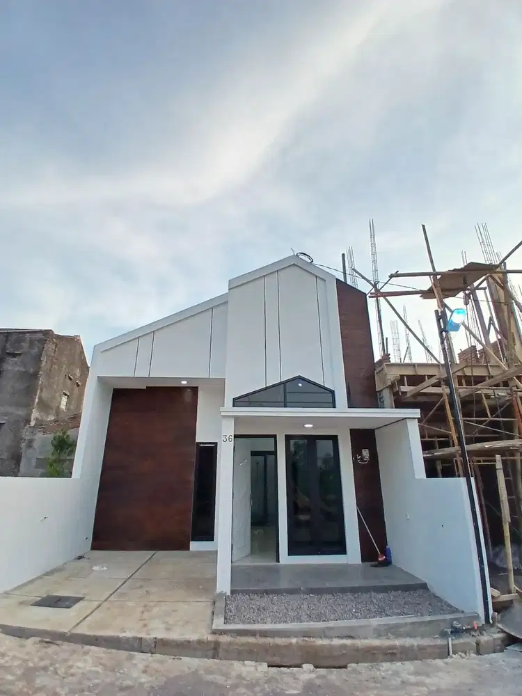 RUMAH MEWAH SATU LANTAI DEKAT UNDIP DI CLUSTER MULAWARMAN TEMBALANG SEMARANG