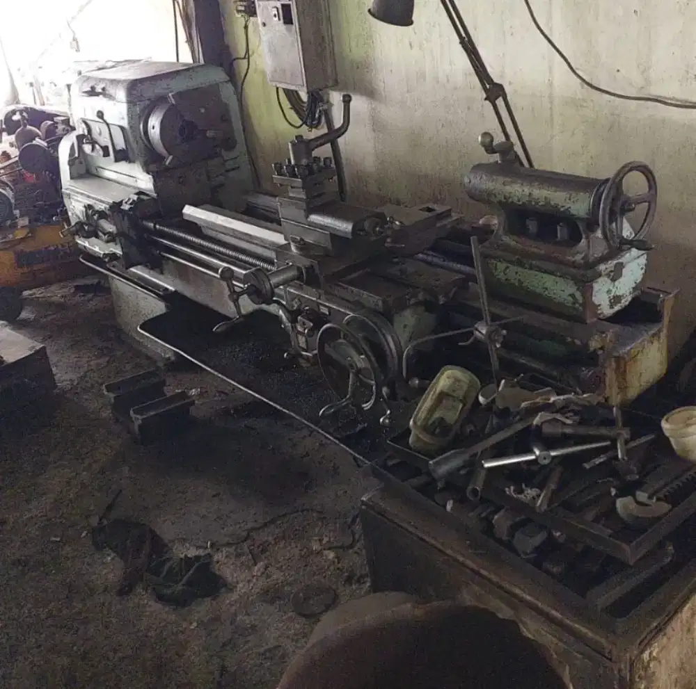 Mesin bubut dan skrap bekas