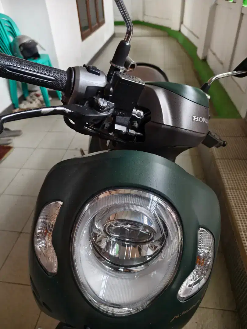 Jual scoopy tahun 2023 msh mulus kunci remote ada 2