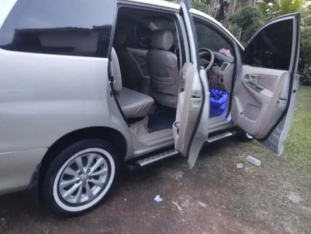 Toyota kijang innova 2006