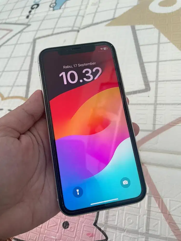 iphone 11 64 ibox fullset minus ada titik di lcd selebihnya aman