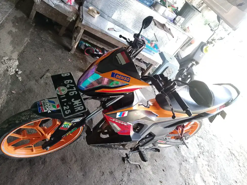 Honda Sonic 150R