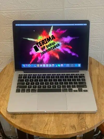 nyari mackbook 4 18inch