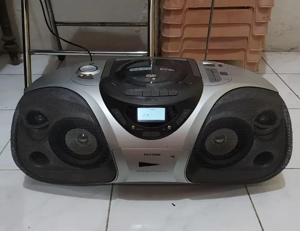 Polytron Bazzoke dvd, vcd, tape, radio GD712R