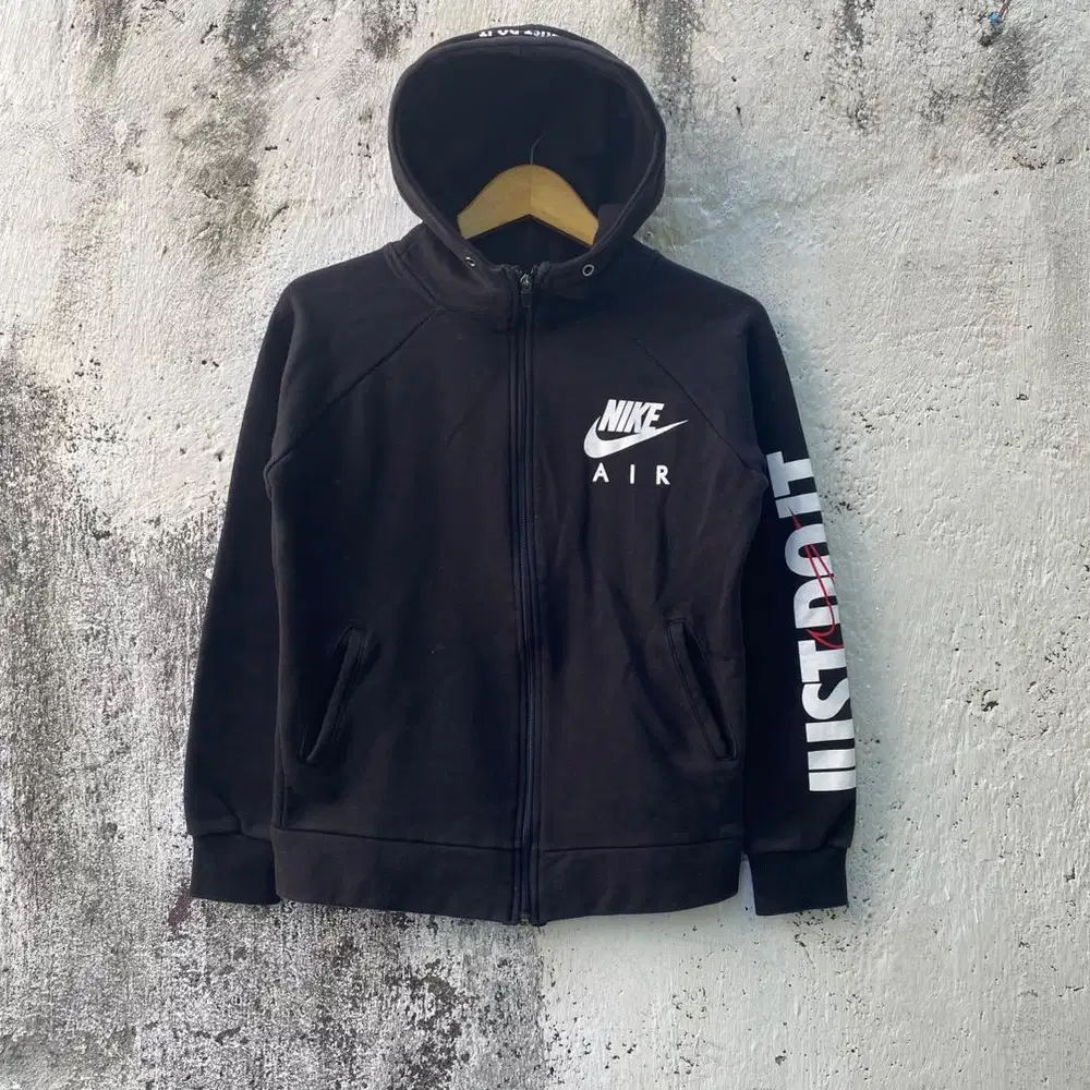 Ziphoodie Nike - Size L fit S - Jaket Zipper hoodie hitam