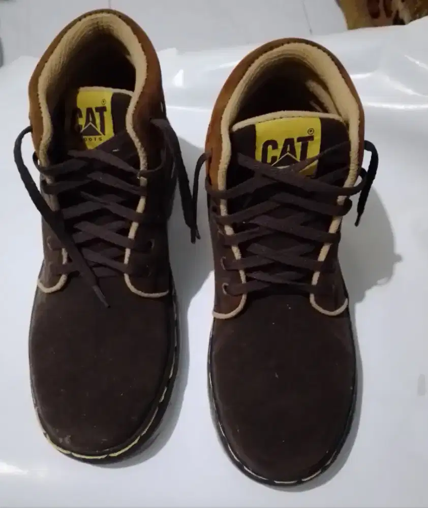 Sepatu Boot merk CAT kuat dan Elegant