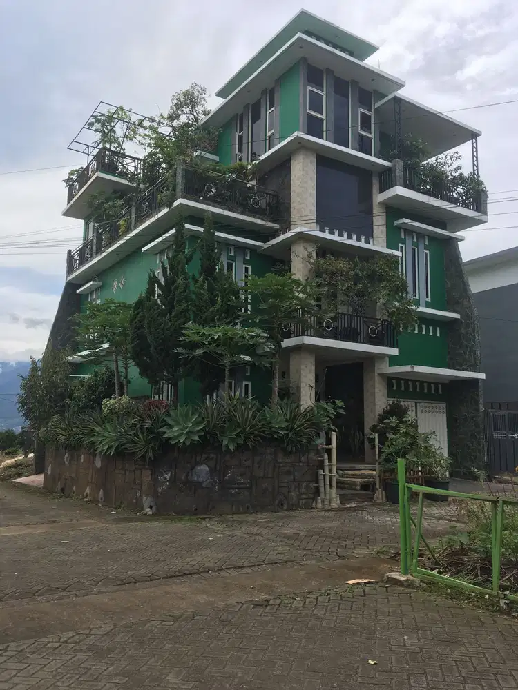 Turun Harga Rumah Mewah Full Furniture Full View, Bumiaji Kota Wisata Batu