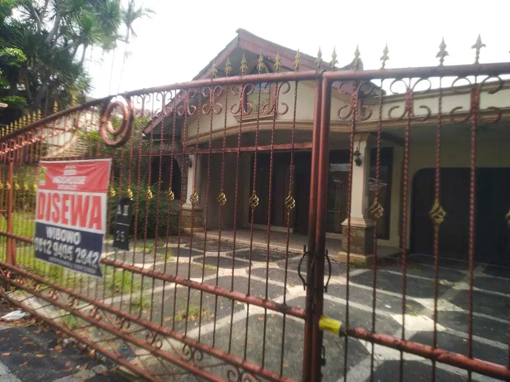 Rumah disewakan pinggir jalan raya Bogor Baru