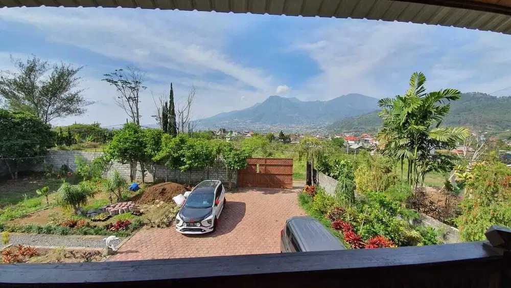 MURAH, DIJUAL CEPAT Rumah Villa Kayu View City Light Tanah Luas Bumuaji Batu