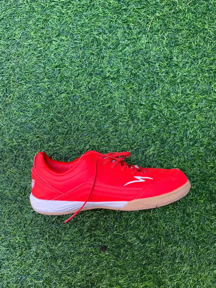 Sepatu specs metasala Luminal red size 45