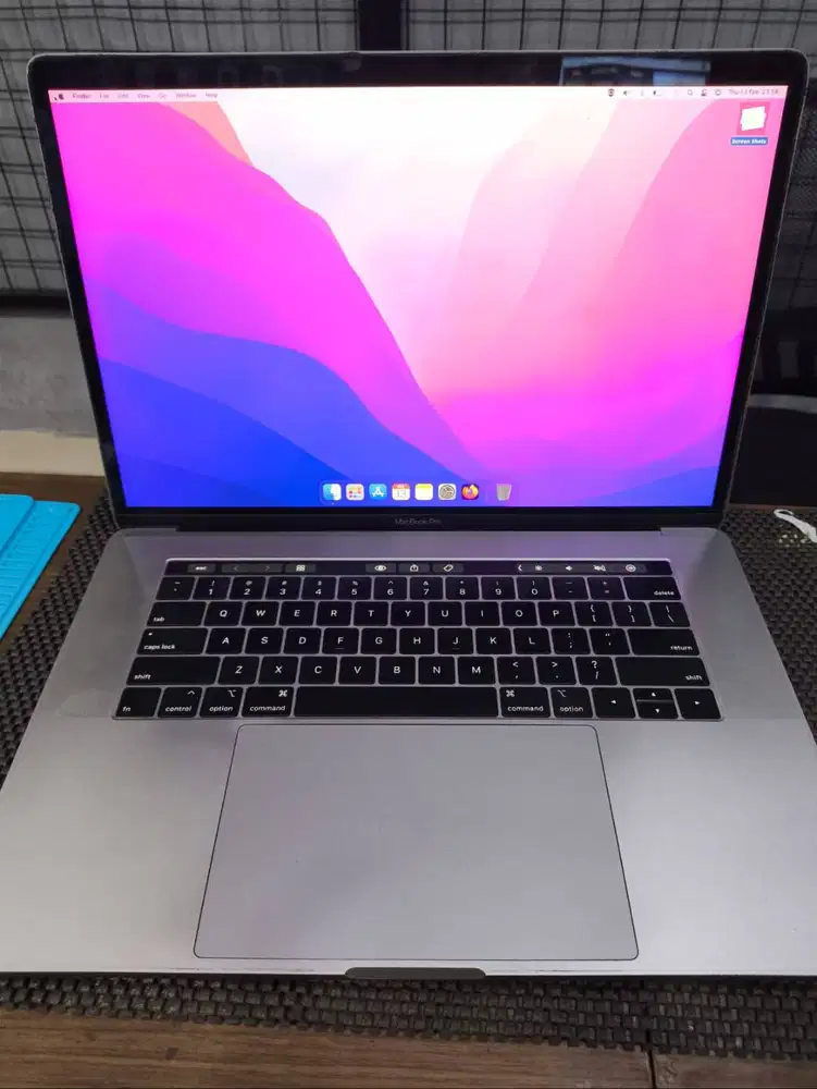Macbook Pro 2019 A1990 15 inch with touchbar, Ram 16Gb, SSD 256Gb
