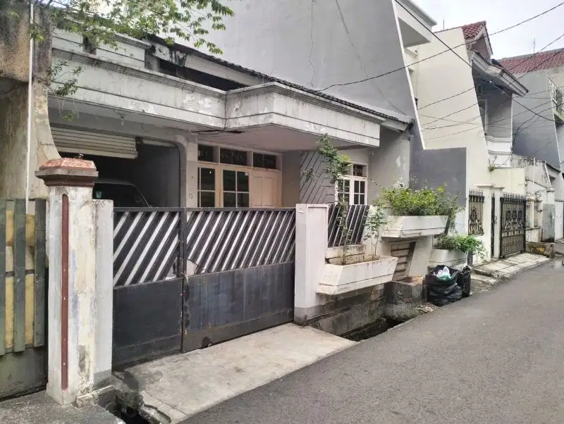 Rumah dalam kompleks