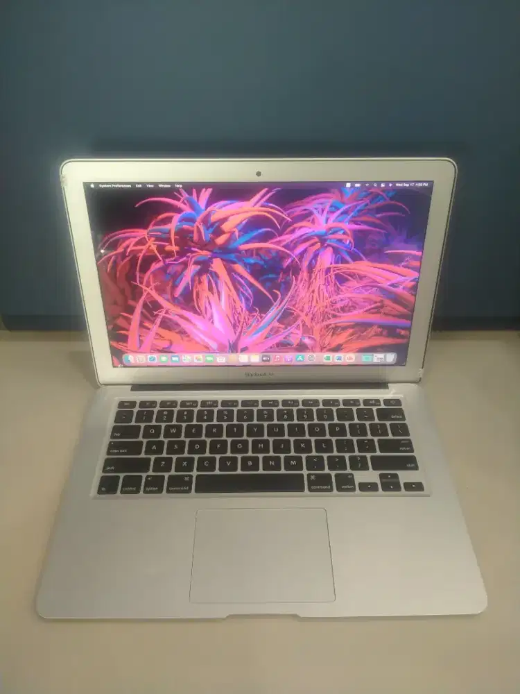 (MB06) Laptop MacBook i7 8GB 256GB 14 cocok untuk kantor