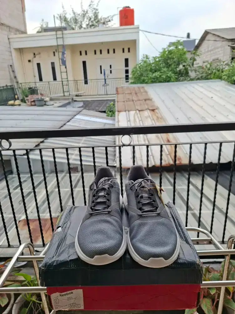 Sepatu Reebok Energylux 3.0 Grey Mens Original