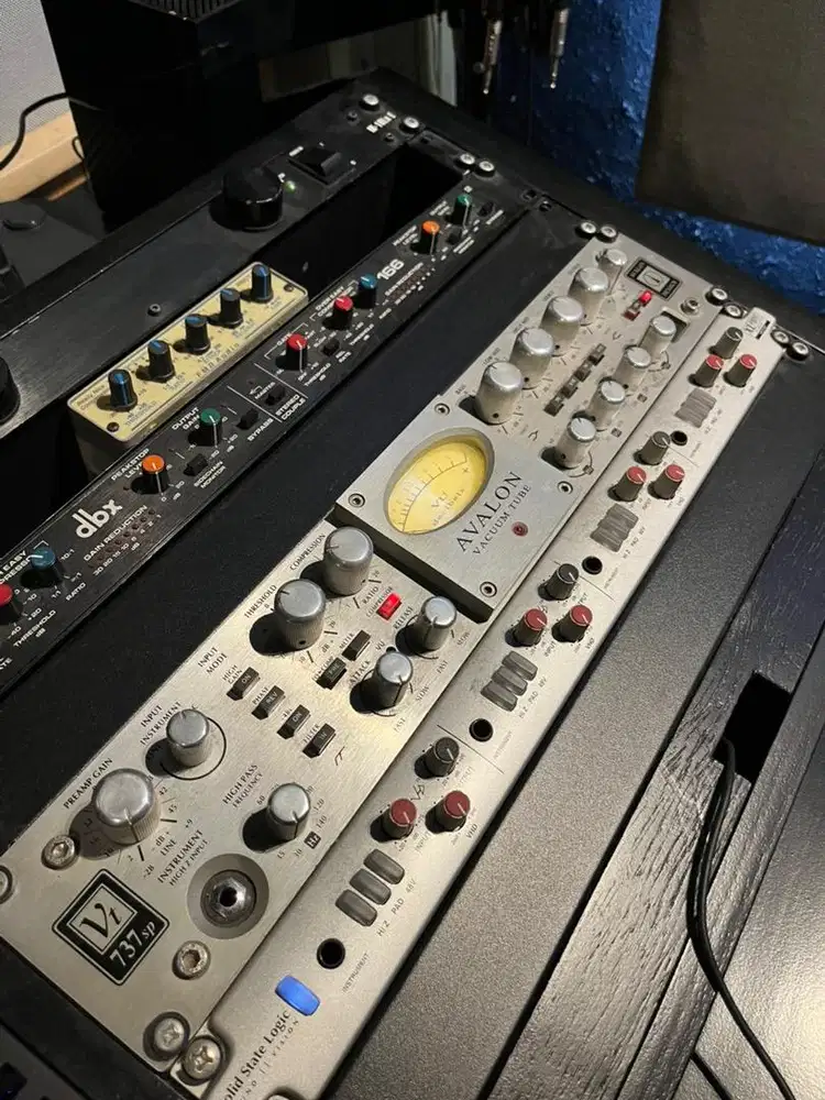 Avalon VT-737sp Tube Channel Strip Mic Preamp