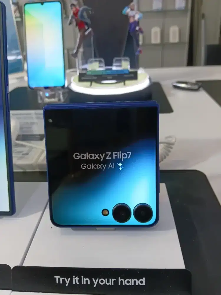 SAMSUNG GALAXY ZFLIP 7 12/256GB+ GARANSI RESMI 1 TAHUN