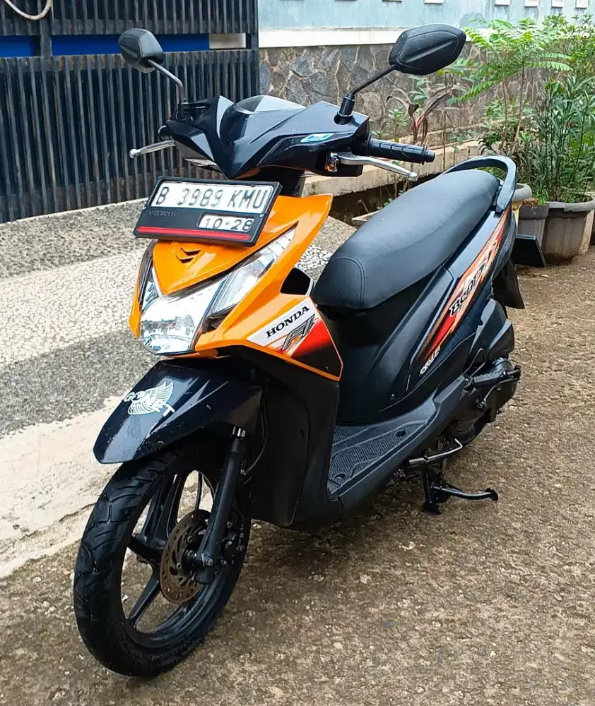 Honda Beat FI 2013 Mesin Enak Surat Lengkap