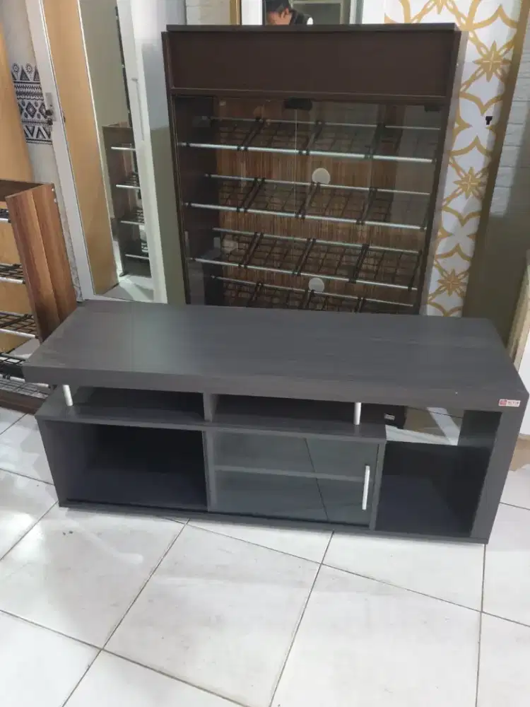Diskon! Stand tv
