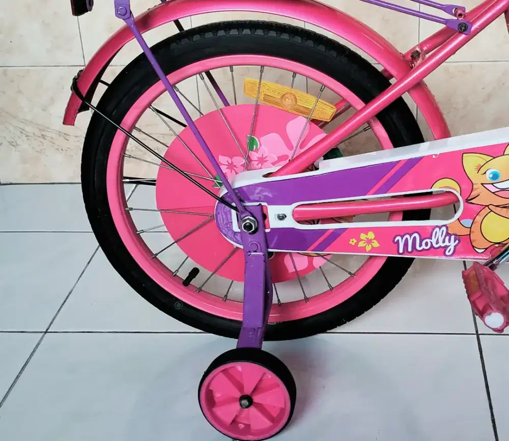 Di jual sepada anak 18 inch masih bagus ,harga bisa nego