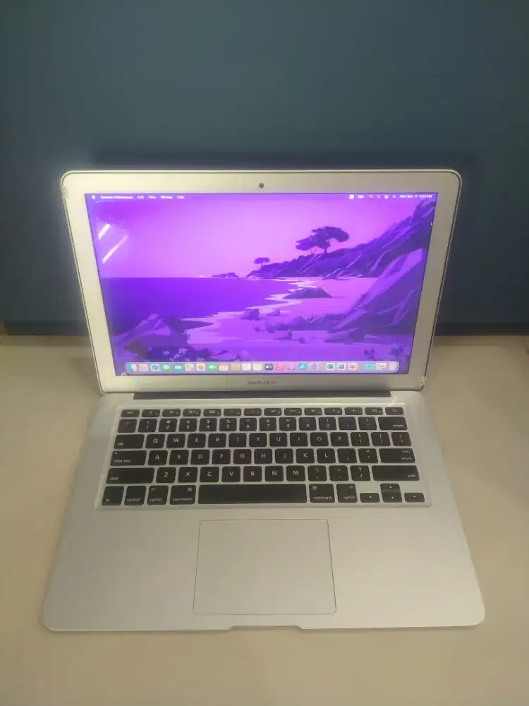 (MB06) Laptop MacBook i7 8GB 256GB 14 cocok untuk mahasiswa