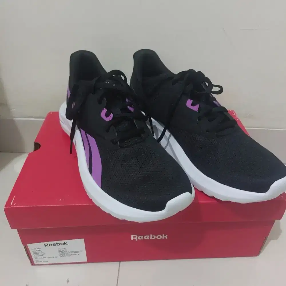Original Sepatu Reebok Energen Lux Women Femmes Running size 38.5