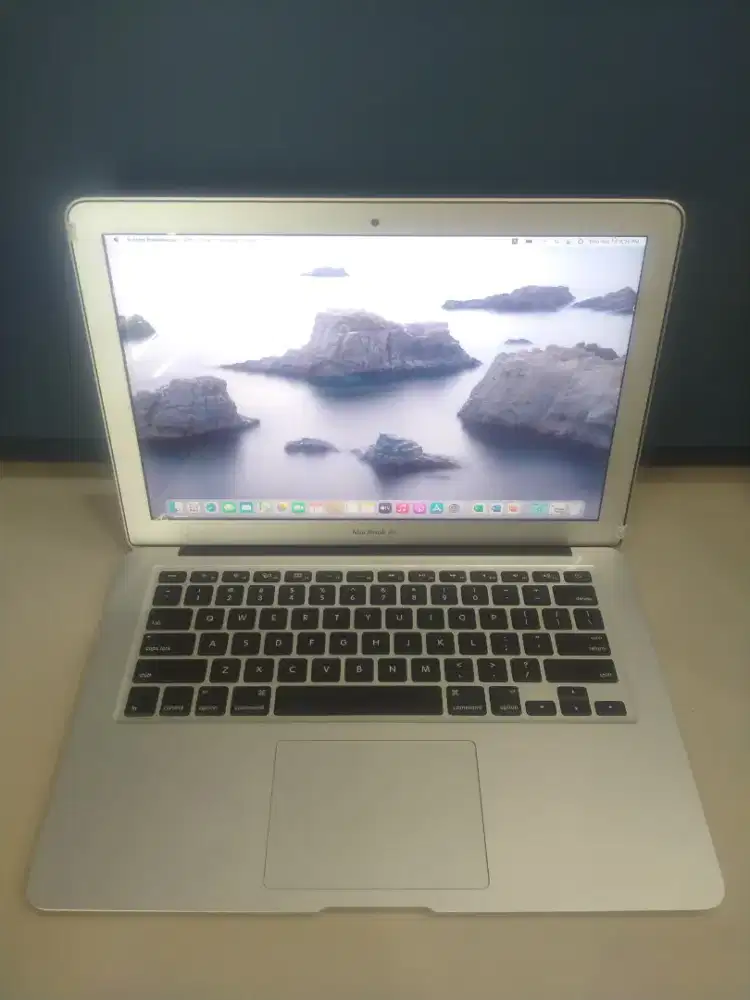 (MB06) Laptop MacBook i7 8GB 256GB 14 cocok untuk pelajar