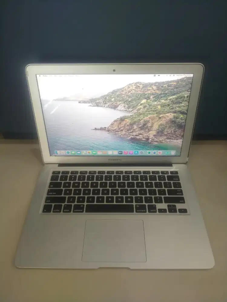 (MB06) Laptop MacBook i7 8GB 256GB 14 wifi+siap pakai