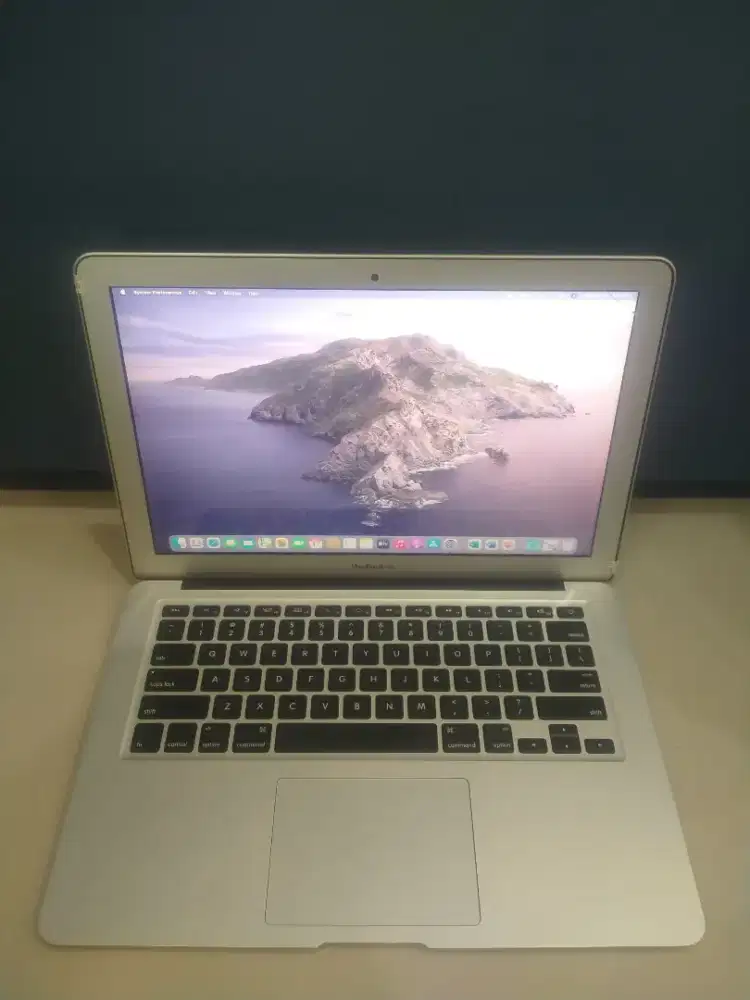 (MB06)Laptop MacBook i7 8GB 256GB 14 cocok untuk pelajar