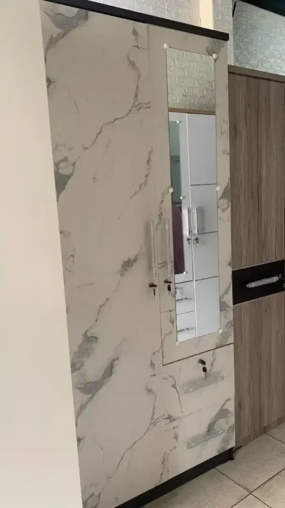 Lemari pakaian 2 pintu