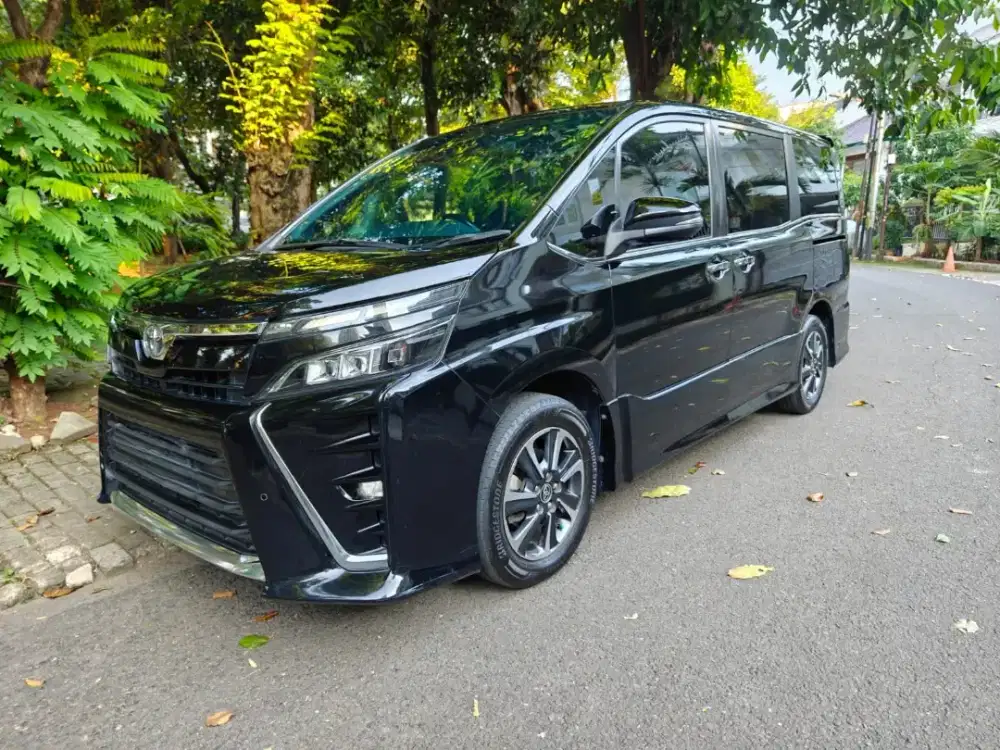 Toyota Voxy 2020