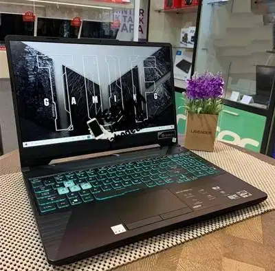 Lenovo IdeaPad Slim 3 i3 8GB 256GB SSD