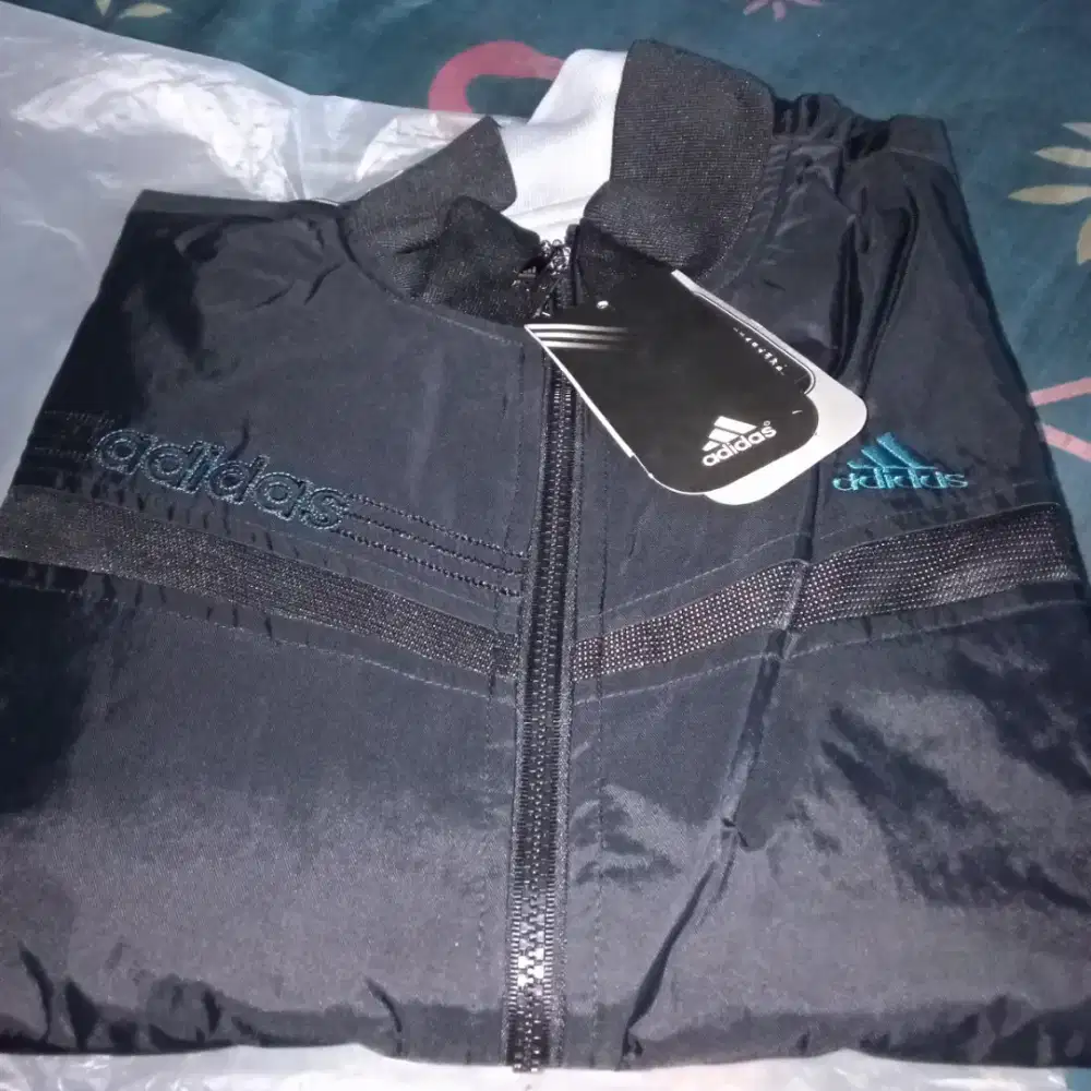 Jaket Adidas black parasut