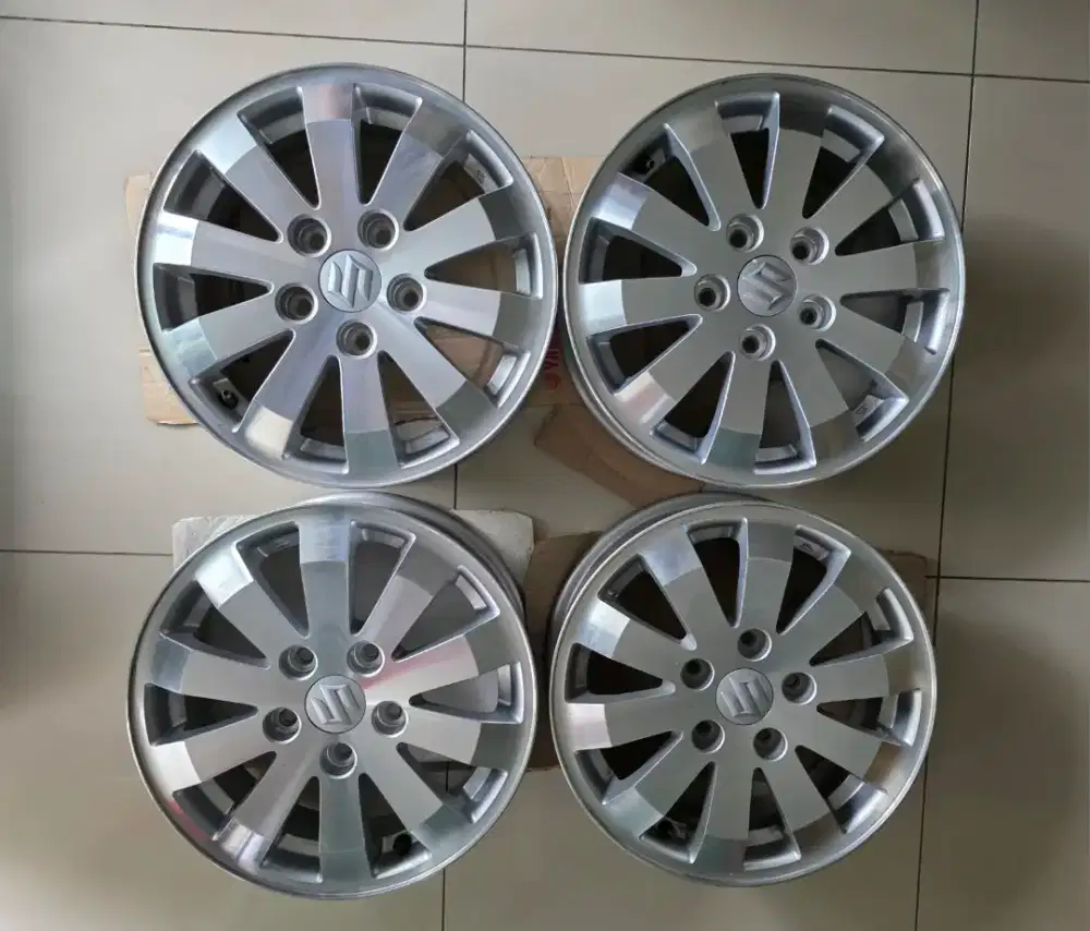 Velg Suzuki APV. Original.
