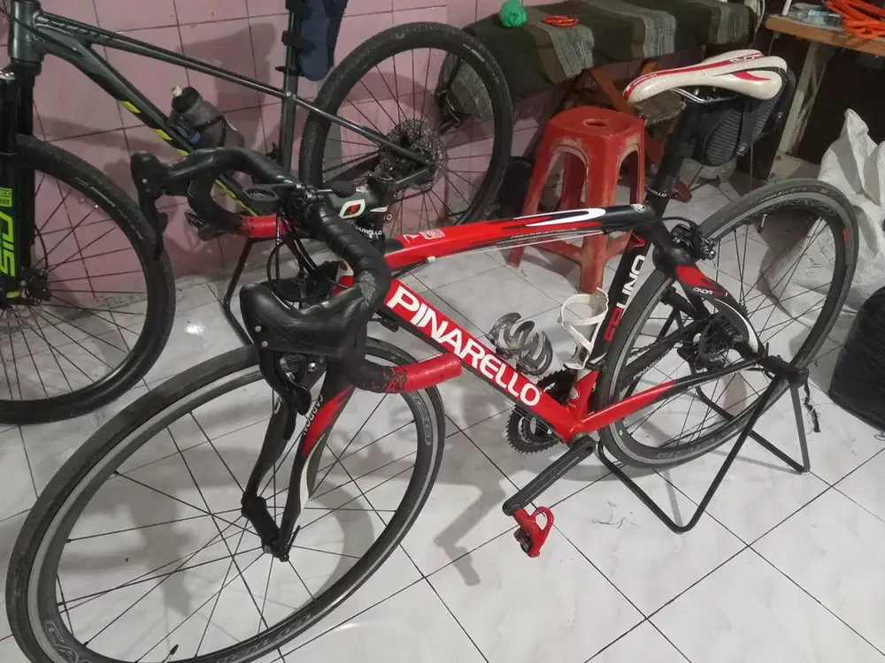Sepeda roadbika pinarello FP UNO