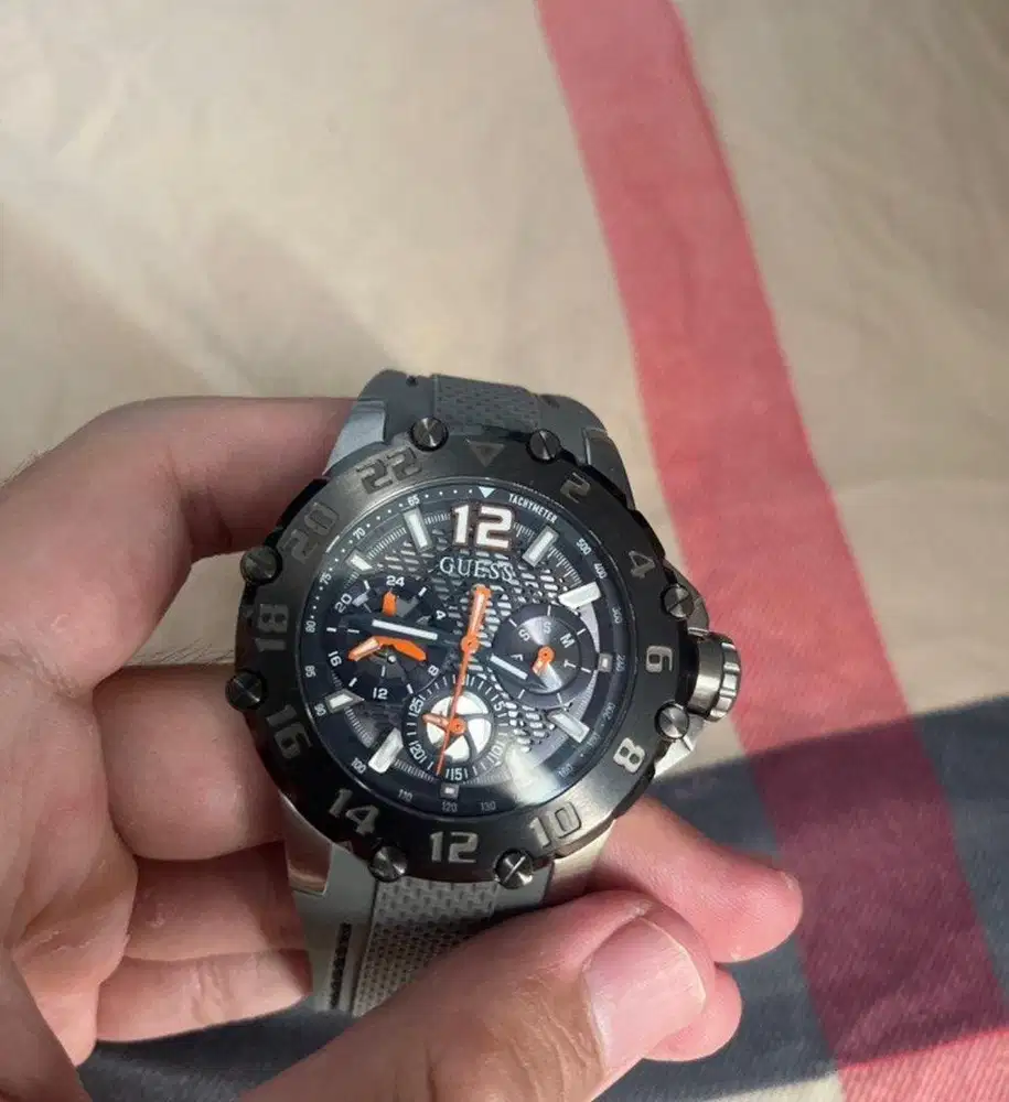 jam guess gents  grey