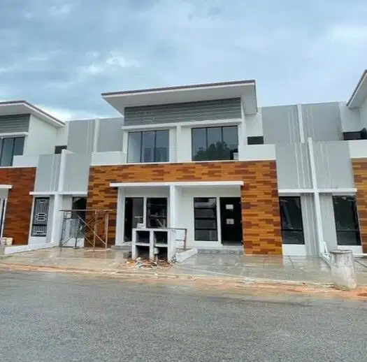 Jual Cepat Rumah 2 Lantai Central Raya Tiban Batam Siap Huni