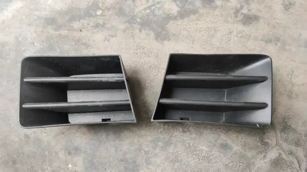 Penutup samping Fog Lamp Avanza seri lama