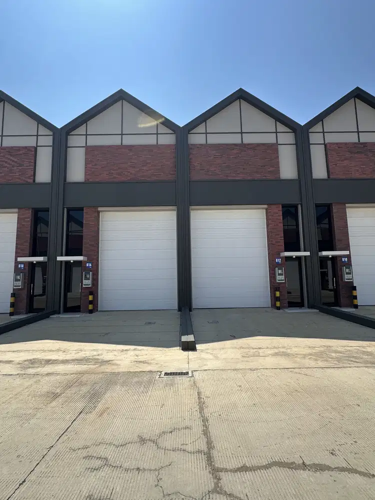 Sewa gudang Bizpark PIK2 uk. 6x20