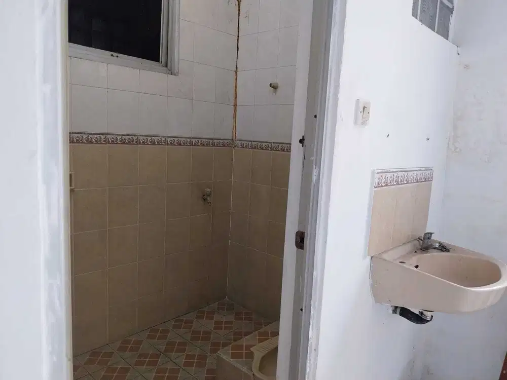 Dijual Ruko Bagus Strategis Dekat Jalan Raya