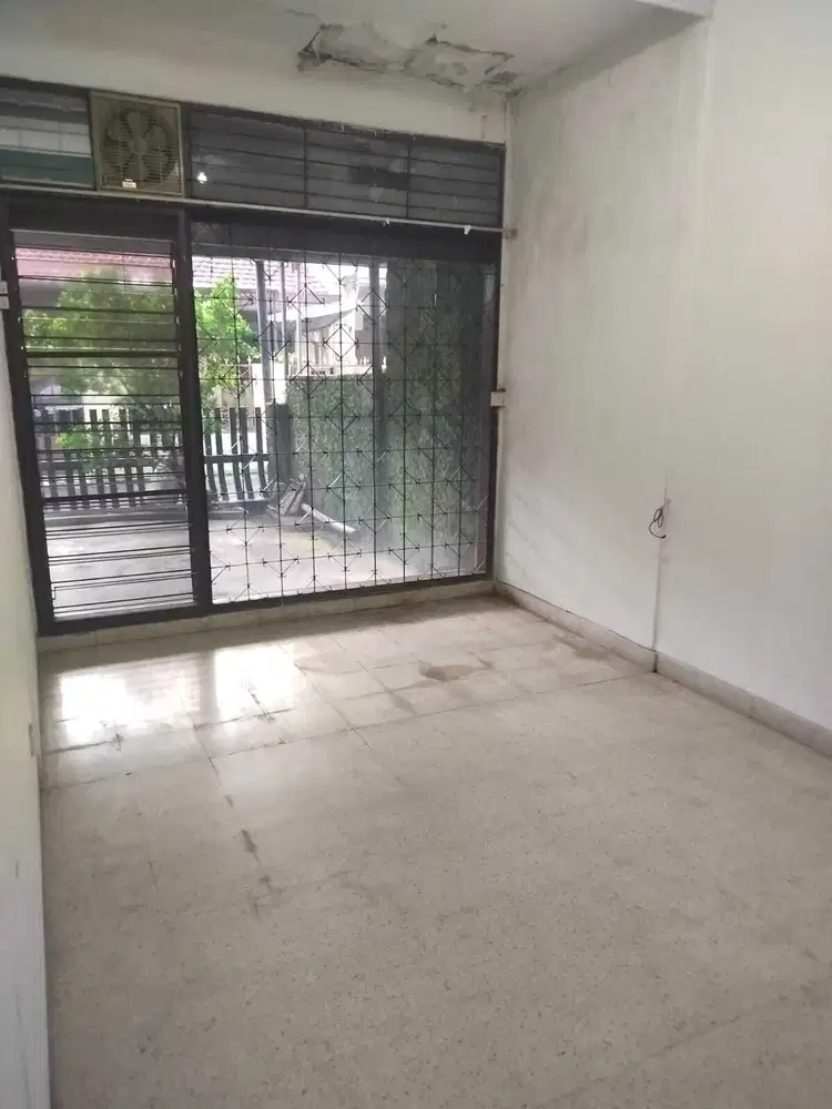 RUMAH DISEBRANG ISTANA PRESIDEN BOGOR KOTA